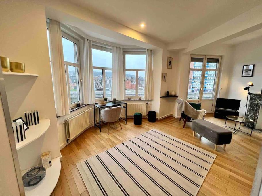 Bellevue - Grand Appartement Pour 5 Sur Les Quais De La Meuse Lüttich Exterior foto